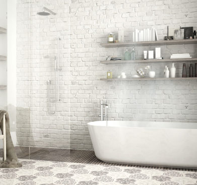 Koupelna ve skandinávském stylu s bílými cihlami