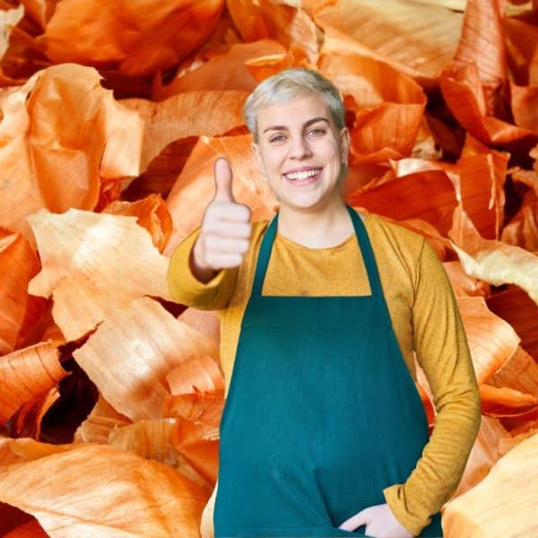 Neobvyklé nápady, jak znovu použít cibulové slupky ve vaší zahradě